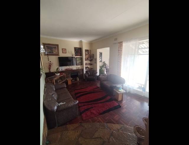 3 BEDROOM HOUSE FOR SALE IN SUNNYRIDGE